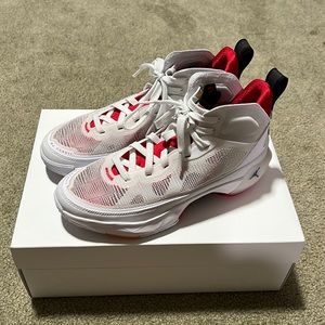 Nike Air Jordan XXXVII (GS) NIB